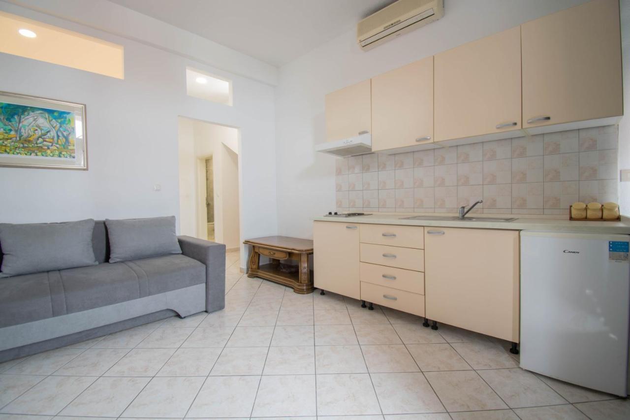 Apartments Manuela - Baška Voda Extérieur photo