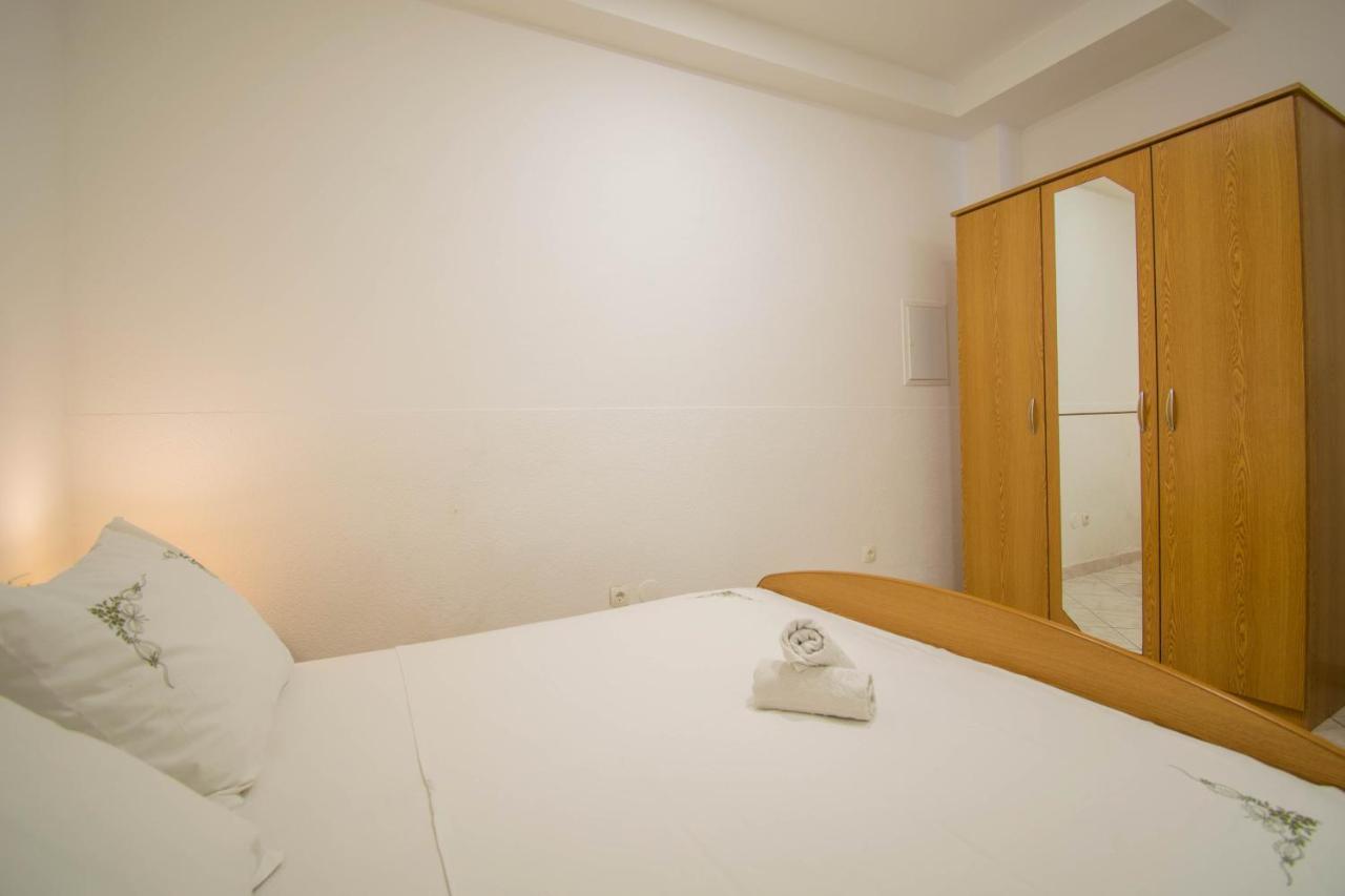 Apartments Manuela - Baška Voda Extérieur photo
